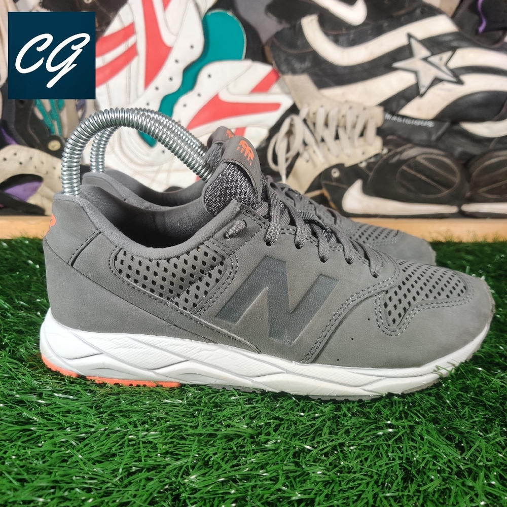 New Balance Women's Casual Sneaker WRT96SM